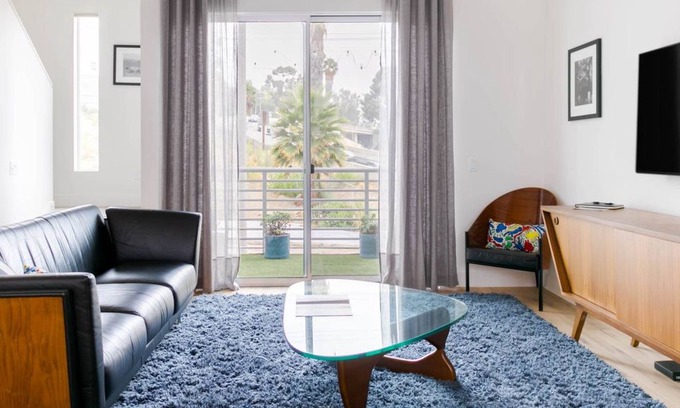 Silver Lake Apartment | Explore Silver Lake from a Bright, Eclectic Condo