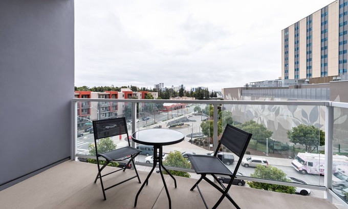 Piedmont Avenue Apartment | Exquisite Oakland 1BR w/Gym, W/D & Rooftop, nr Dining, by Blueground