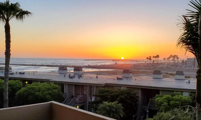 Townsite House | F201 - Harborview Heaven