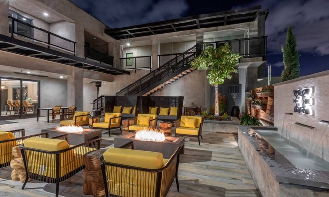 Southeast Torrance House | Family and Friends Getaway! Four Sleek Units, Relaxing patio, Gym, Free Parking