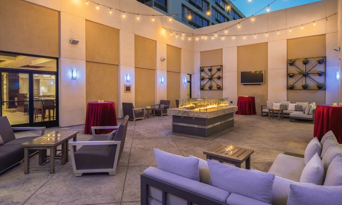 Fullerton Hotel | Fullerton Marriott at California State University