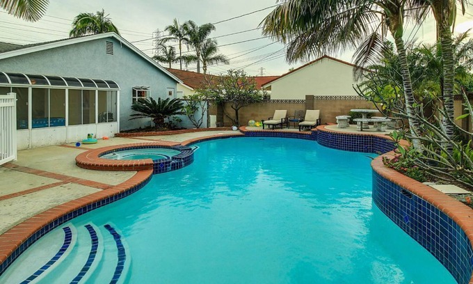 Hermosa Village House | Funtierland + Minnie's House + Walk to Disneyland + Pool + Pet Friendly