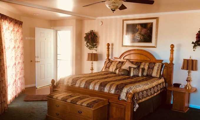 Running Springs House | Giant Oaks Lodge - 3 Bed Spa Lodge 109