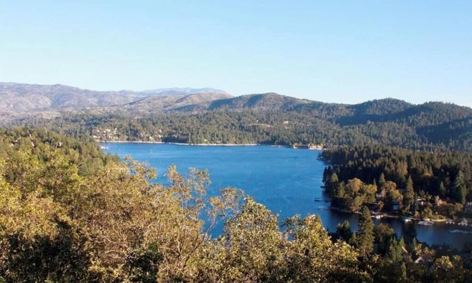Lake Arrowhead Cabin | Gorgeous lake views, 5 Bed & 5 Bath + Loft, Game Room