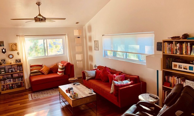 Woodland Hills House | Gorgeous Modern 3 Bedroom "Treehouse" Retreat in the Hills