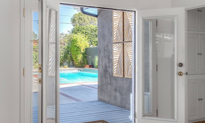 Valley Glen House | Gorgeous Valley Village Retreat w/Giant Pool - UNFURNISHED but can be furnished