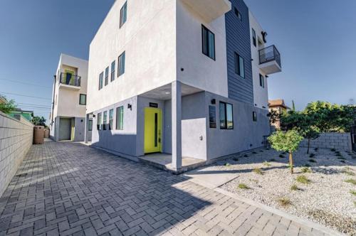 Los Angeles Hostel | Green HomeStay address changed