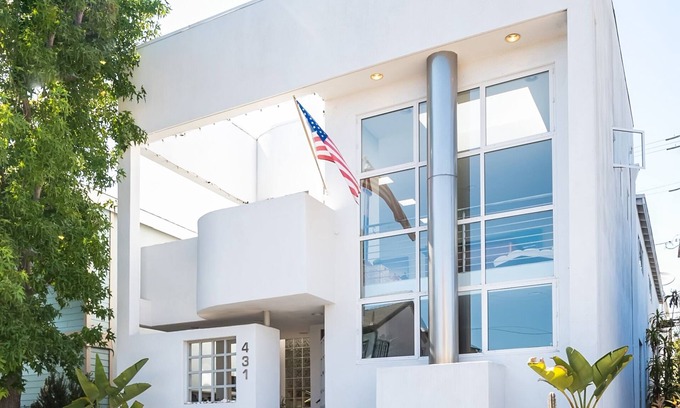 The Strand House | Hermosa Beach Home Summer Lease