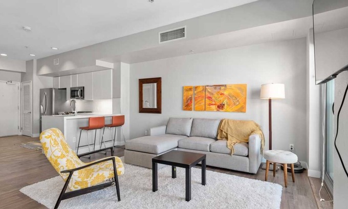 Pacific Terrace Apartment | Hip Condo in Happening Gaslamp!