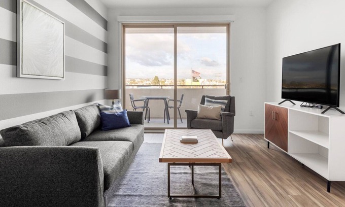 Westchester Apartment | Hip Westchester 1BR w/ Gym, Pool, nr. Venice Beach, by Blueground