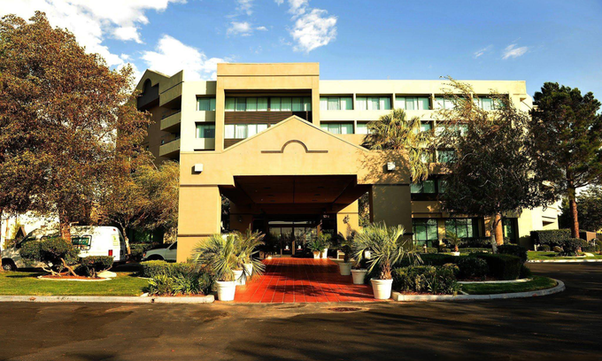 Palmdale Hotel | Holiday Inn Palmdale-Lancaster, an Ihg Hotel