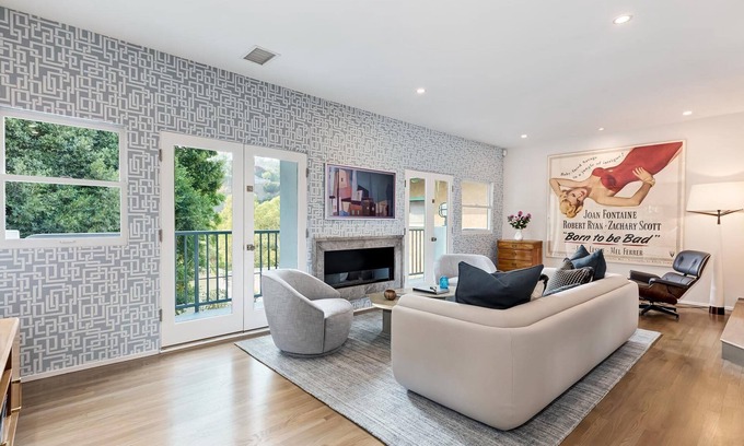 Hollywood Hills West House | Hollywood Hills Cinema