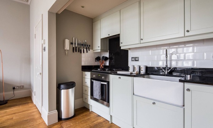 Primrose Hill House | Homely Parkside Apartment in Primrose Hill