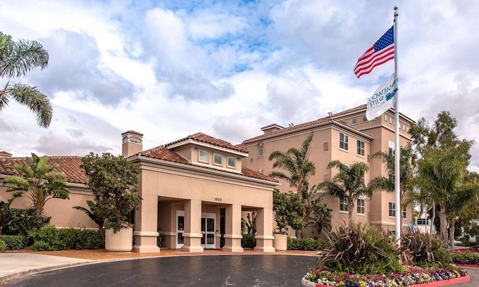 Oxnard Hotel | Homewood Suites by Hilton Oxnard/Camarillo