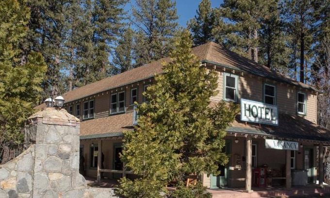 Camp Richardson Hotel | Hotel ∙ 4 guests