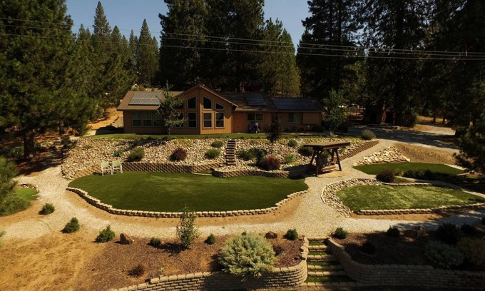 Coulterville House | House ∙ 2 bedrooms ∙ 4 guests