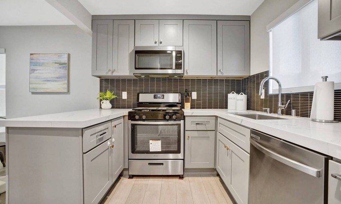 Fullerton House | House ∙ 2 bedrooms ∙ 5 guests