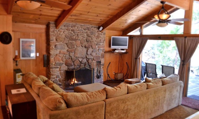 Idyllwild House | House ∙ 2 bedrooms ∙ 4 guests