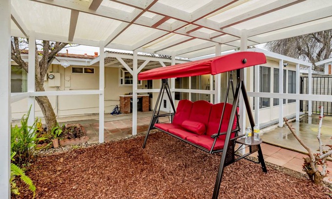 Glendora House | House ∙ 3 bedrooms ∙ 6 guests