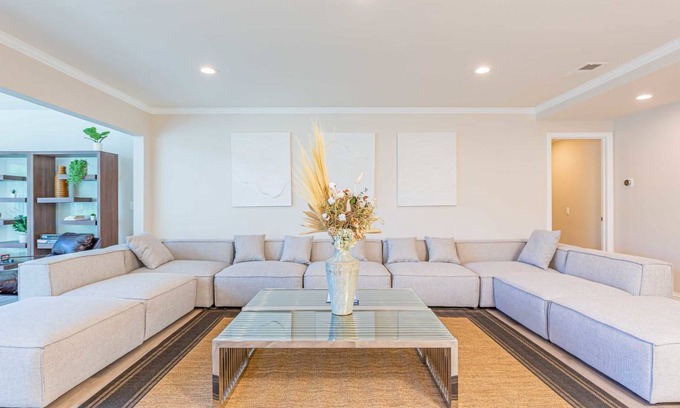Glendora House | House ∙ 5 bedrooms ∙ 12 guests