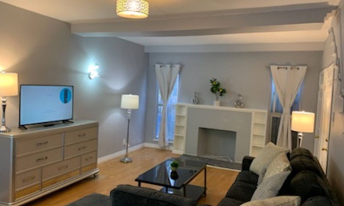 Pico - Robertson Apartment | Huge studio on Pico and Robertson with full kitchen and parking