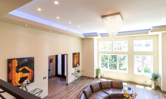 Hollywood Dell House | Huge Tri Level Hollywood Hills home