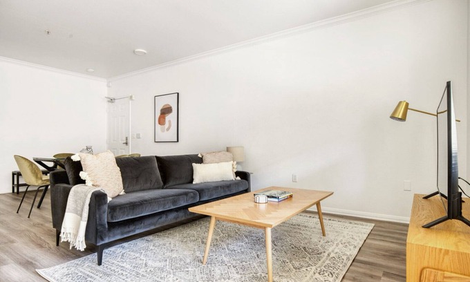 Hollywood Apartment | Ideal Hollywood 2BR w/Gym, Pool & Spa, nr. Sunset Blvd, by Blueground