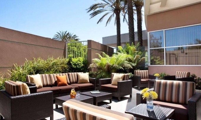 Emeryville Resort | Ideal Mix of Comfort and Value! w/Pool, Short Drive to Children’s Fairyland!