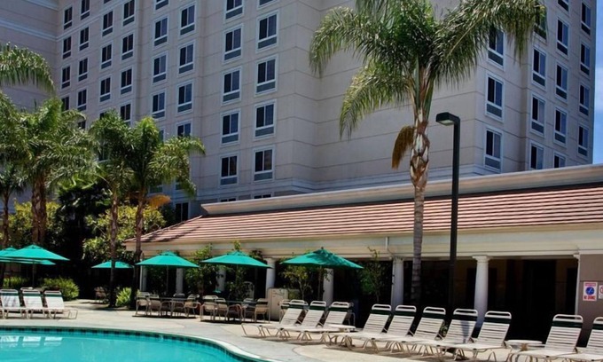 Anaheim Resort Hotel | Indulge in Home-Like Comfort! 4 Pet-Friendly Units, Near Disneyland Resort!
