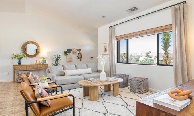 Yucca Valley House | Joshua Tree Landing by AvantStay 3 BDR 2Bath Home w Hot Tub