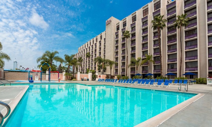 Northwest Anaheim Hotel | Knott's Berry Farm Hotel