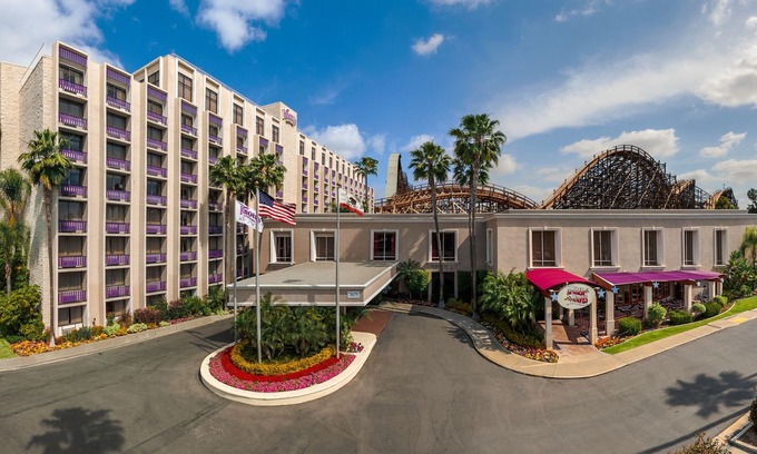 Northwest Anaheim Hotel | Knott's Berry Farm Hotel