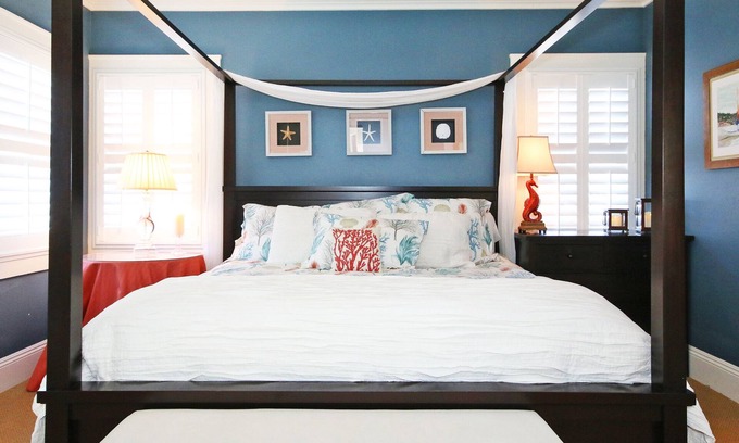 Beach Barber Tract House | La Jolla Beach Home: Sauna, Cold Plunge, Jacuzzi. 3 mins walk to Windansea Beach