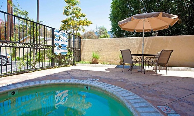 Harbor Hotel | La Quinta Inn & Suites by Wyndham NE Long Beach/Cypress