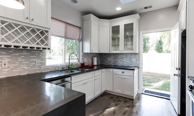 Lake Balboa House | Lake Balboa Compound