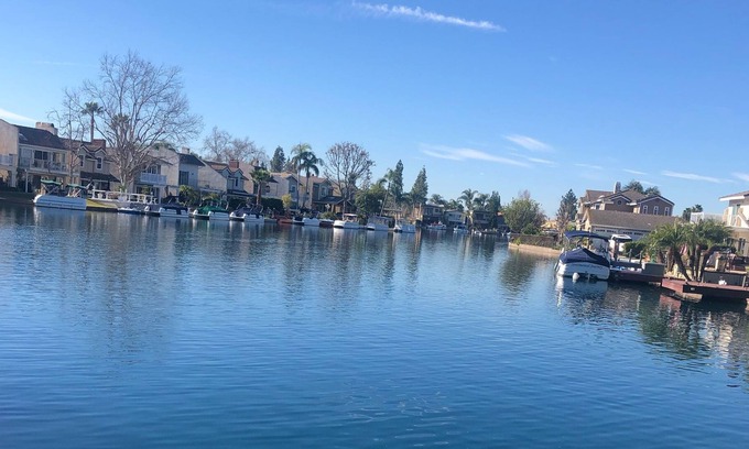 Lake Forest House | Lake Front Retreat, Luxurious , WiFi, Direct TV All King Size Beds. Gorgeous.