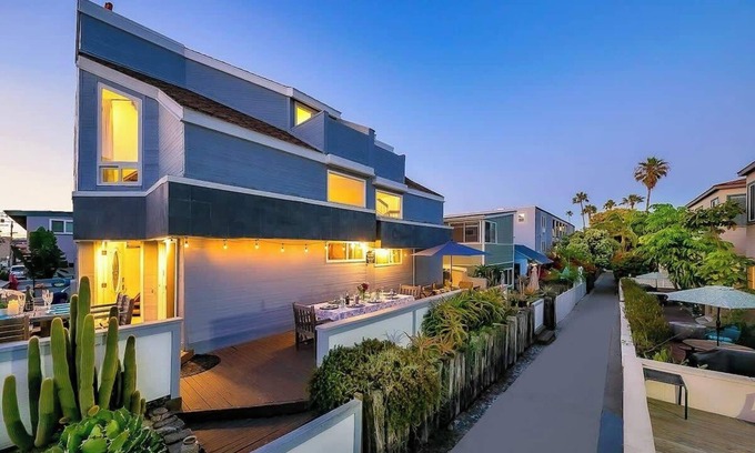 Mission Beach House | Location, Location Dream Escape