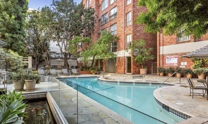 Westwood Apartment | LOFT condo in Prime westwood