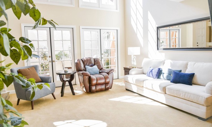 Harbor House | Long Beach 2-Story Stunner in Quaint Neighborhood