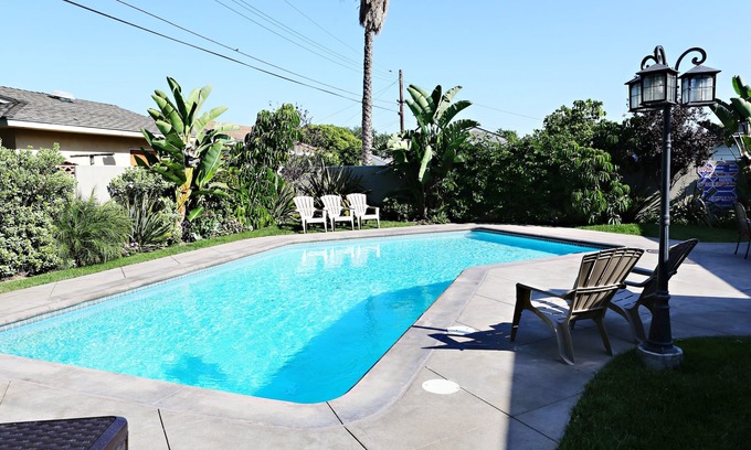 Southwest Anaheim House | Lovely Anaheim Pool Home: 2 Ensuites, 1 Mi 2Disney