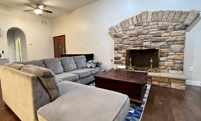 Kit Carson Apartment | Lovely spacious apartment perfect for exploring San Diego