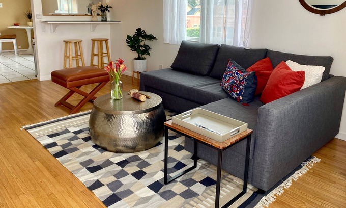Old Town Apartment | Luminous and comfy apartment in Old Torrance