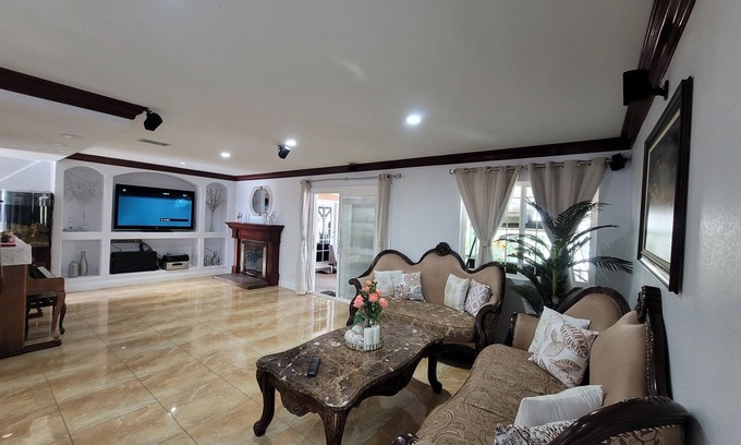 Fountain Valley House | Luxstay in Huntington Beach California.