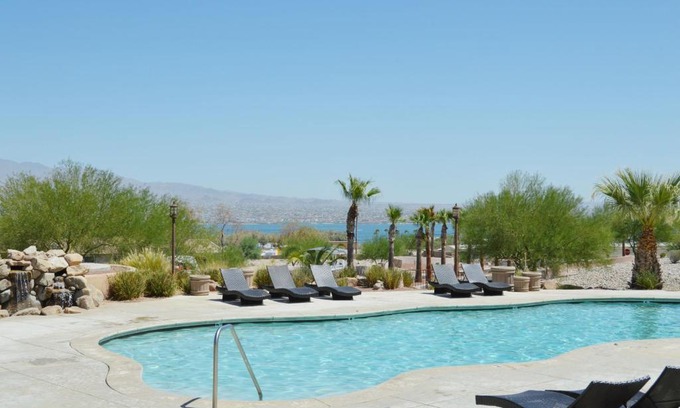 Havasu Lake House | Luxurious Havasu Lake View Home
