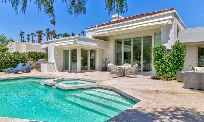 La Quinta House | Luxurious Home on Golf Course w/ a Private Pool, Spa, & Views - 3BR - #222588
