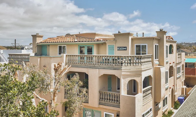South Mission Beach Apartment | Luxurious Penthouse in Mission Beach! Ocean-Bay Views/Balcony/WiFi/Parking!