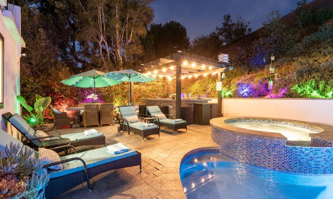North Pacific Beach House | Luxury 5 star resort like dream home new 2024 AC private pool spa close to beach