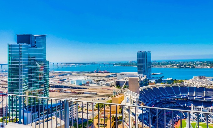 East Village Condo | Luxury furnished 2BR/2BA 18th floor unit, stunning city, bay and Petco views