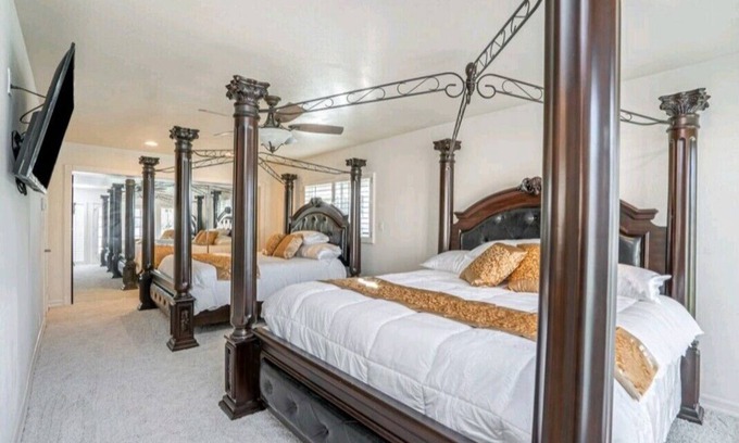 Spring Valley House | Luxury Home Centrally Located to all of San Diego s Attractions