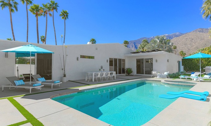 Twin Palms House | Luxury Mid-Mod in Twin Palms, Large Salt Water Pool & Spa, Pool Table, Location!